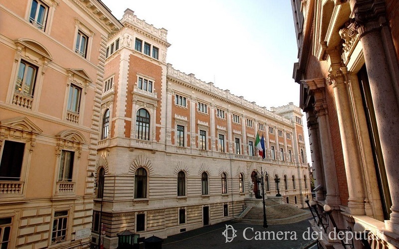 Palazzo Montecitorio - Facciata Basile (Foto: Umberto Battaglia via @Montecitorio)