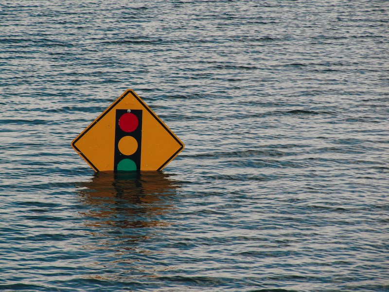kelly-sikkema-pioggia-ambiente-alluvione-unsplash