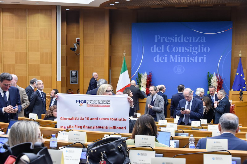 CONFERENZA STAMPA PRESIDENTE DEL CONSIGLIO MELONI, GIORNALISTI DA 10 ANNI SENZA CONTRATTO MA ALLA FIEG FINANZIAMENTI MILIONARI Costante ImagoEconomica